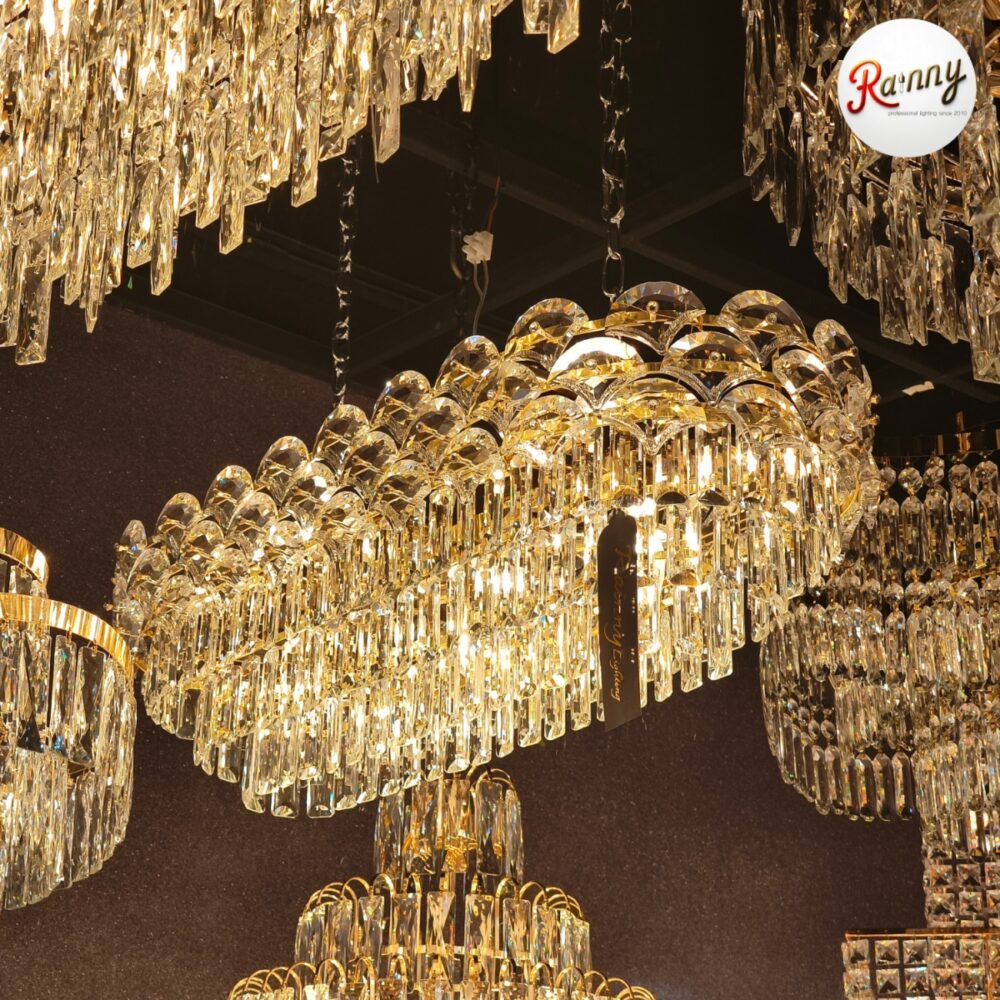 2.CC 93047 Classic Lamp