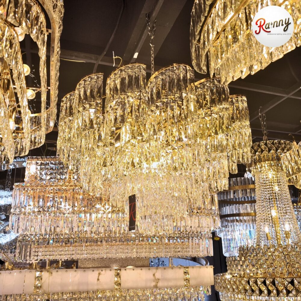 2.CC 93201 Classic Lamp