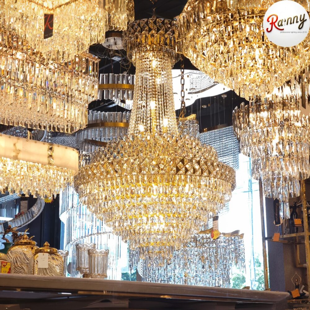 2.CC 93311Classic Lamp